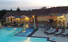 Camping L'arada Parc Sonzay 4*